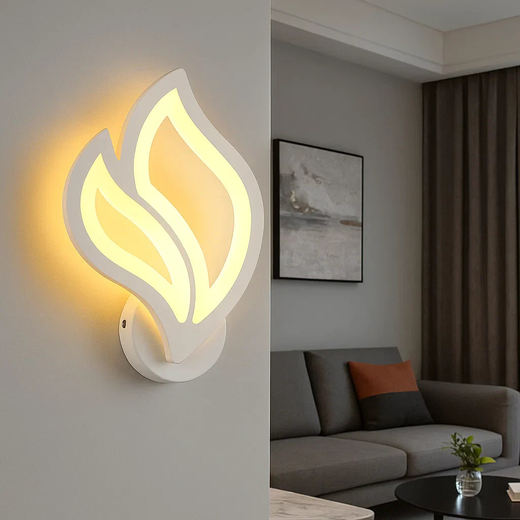 Aplica LED Aura Alb 20W, profil compact cu linii curate, iluminand uniform un living contemporan minimalist