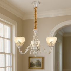 Candelabru vintage 3 brate alb patinat cu E27, lumina calda difuza, montat central in living clasic luminos