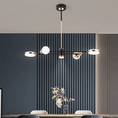 Lustra LED moderna 66W cu brate reglabile si lumina reglabila 3000K-6500K cu telecomanda, montata in living pentru iluminare eleganta si uniforma